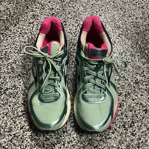 Womens Brooks Running Shoes